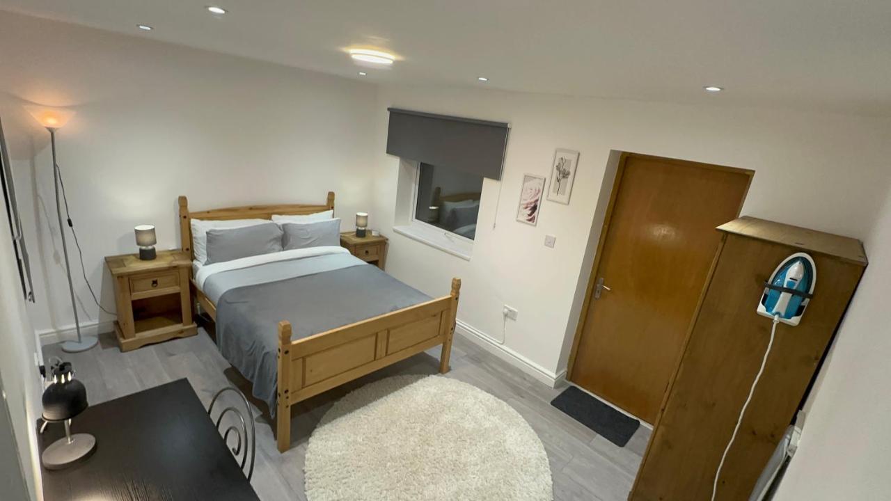 Entire One Double Bedroom Apartment Londres Exterior foto